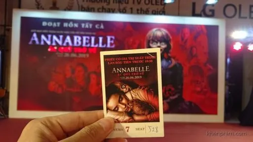 Review phim Annabelle Comes Home: phim tình cảm gia đình