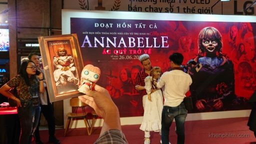 Review phim Annabelle Comes Home: phim tình cảm gia đình