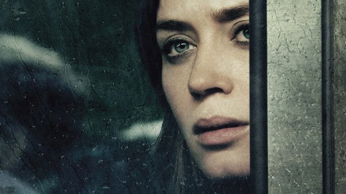 Review phim Cô Gái Trên Tàu (The Girl on the Train): hại não, căng thẳng
