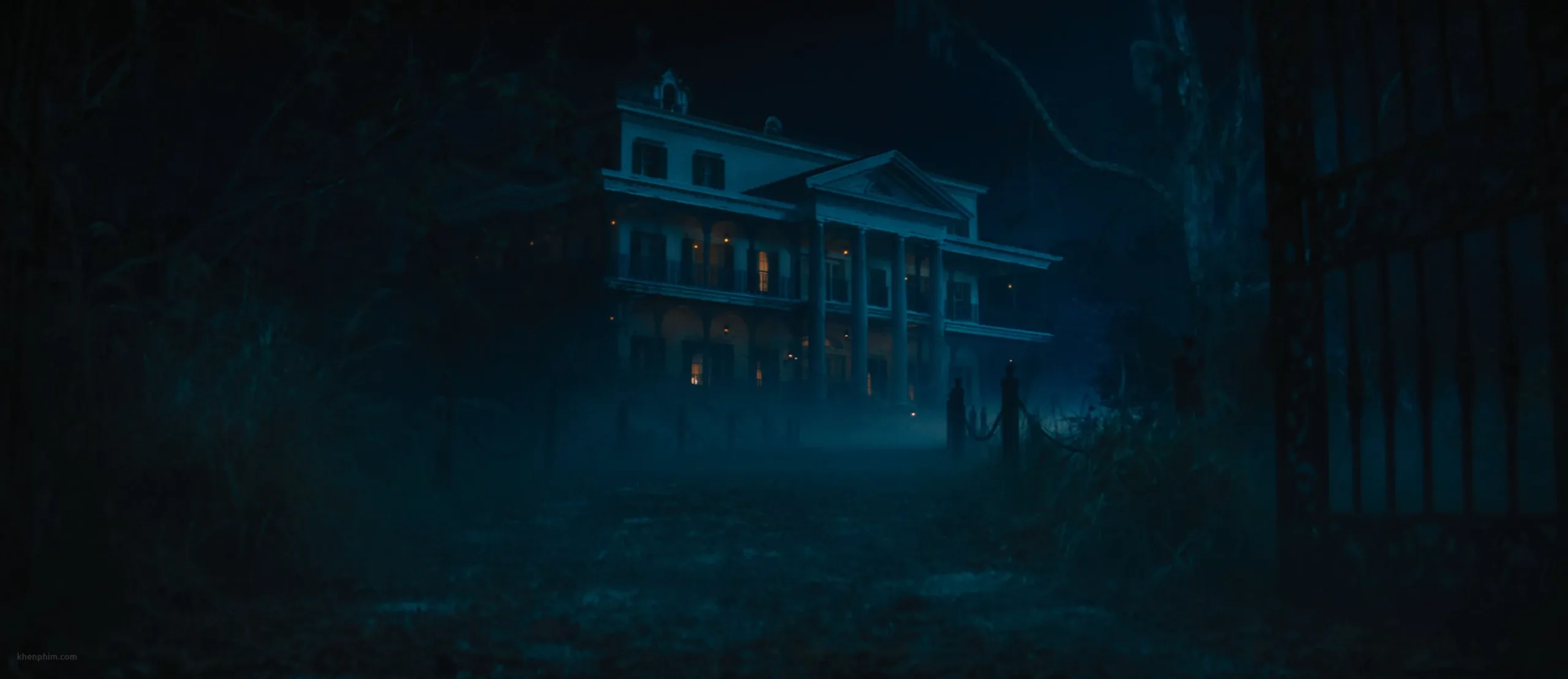 Review phim kinh dị hài Dinh Thự Ma Ám (Haunted Mansion)