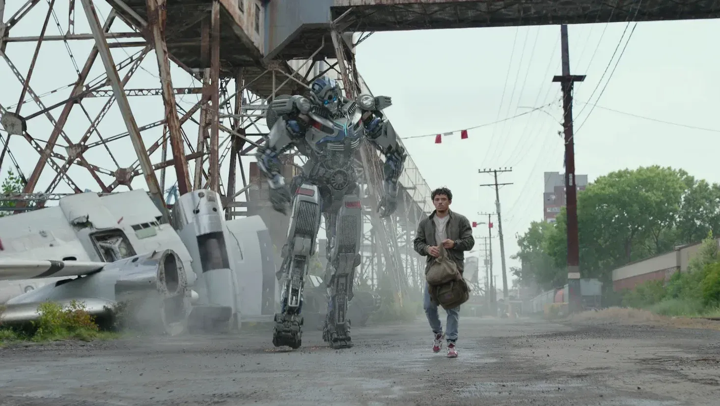 Review phim Transformers 7: Quái Thú Trỗi Dậy
